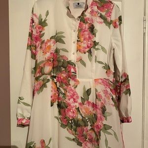 Dainty Jewells floral dress! Maxi length!